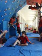 Rozcvičování na boulderu.jpg